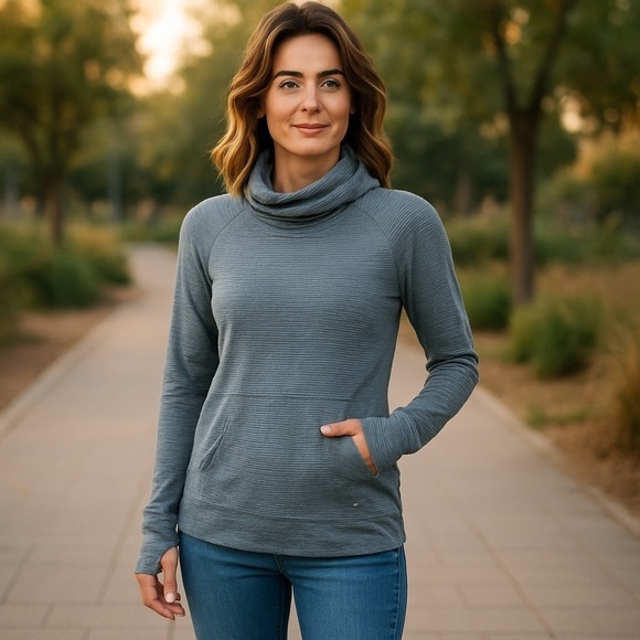 GAP Sweaters - GapFit Heather Gray Striped Long Sleeve Pullover Top Small